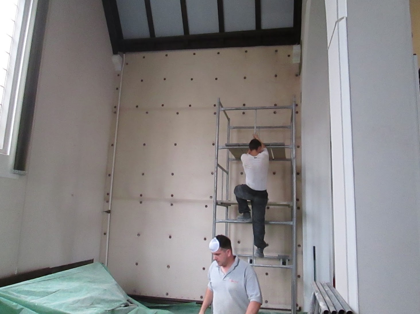 Membrane system in a listed church interior